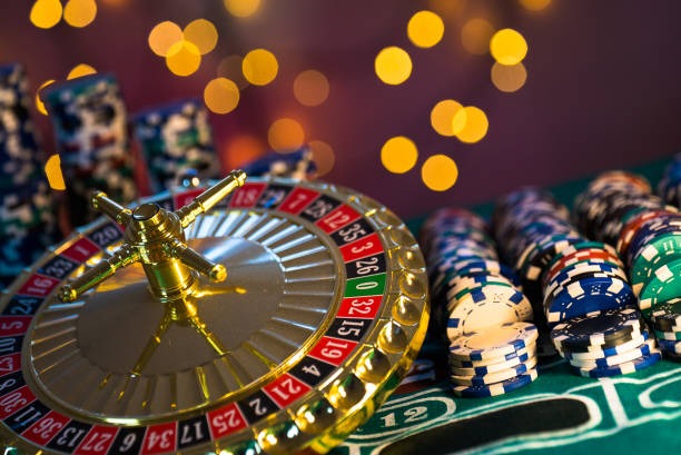 Payout schedules are displayed clearly before each hand Caribbean Stud Poker payout schedule displayed on cuan 805 table
