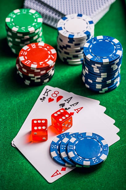 Live Sic Bo table with three dice and betting layout on cuan 805 platform